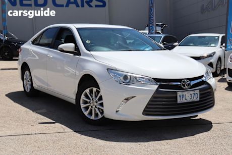 White 2016 Toyota Camry Sedan Altise