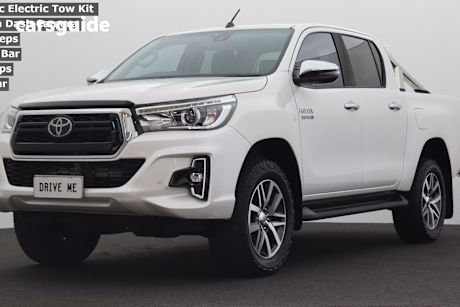 White 2020 Toyota Hilux Double Cab Pick Up Sr5 (4X4)