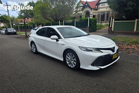 White 2019 Toyota Camry Sedan Ascent (Hybrid)
