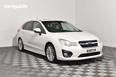 White 2013 Subaru Impreza Hatchback 2.0I-S (Awd)