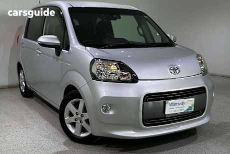 Silver 2018 Toyota Porte Hatch NSP141