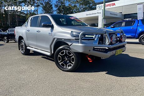 Silver 2021 Toyota Hilux Double Cab Pick Up Sr5 (4X4)