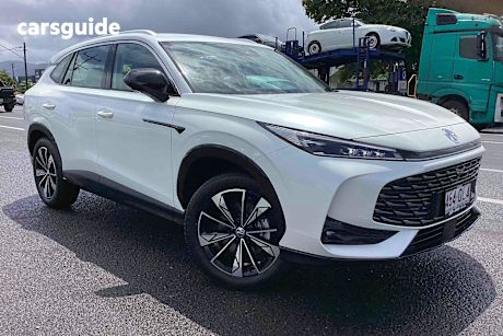 White 2024 MG HS Wagon Excite