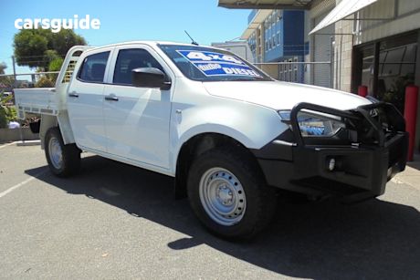 White 2022 Isuzu D-MAX Crew Cab Chassis Sx (4X4)