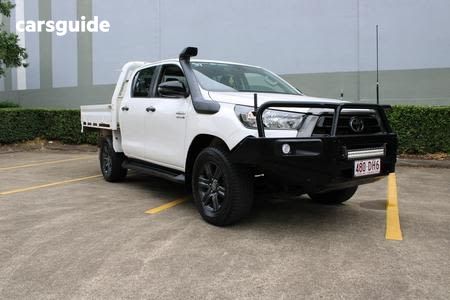 White 2021 Toyota Hilux Double Cab Chassis Sr5 (4X4)