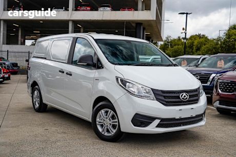 White 2025 Toyota HiAce Bus Commuter (12 Seats)