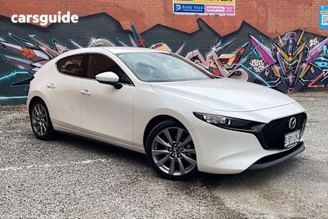 White 2021 Mazda 3 Hatchback G20 Touring