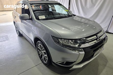 Silver 2016 Mitsubishi Outlander Wagon Ls (4X2)