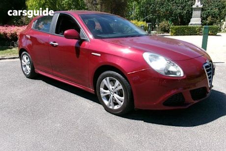 Red 2013 Alfa Romeo Giulietta Hatchback Distinctive