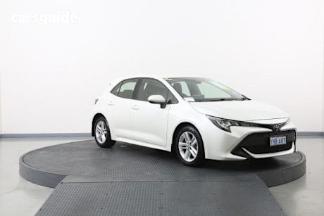White 2018 Toyota Corolla Hatchback Ascent Sport