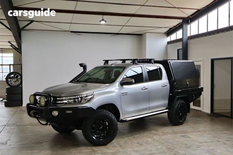 Silver 2017 Toyota Hilux Dual Cab Utility Sr5 (4X4)