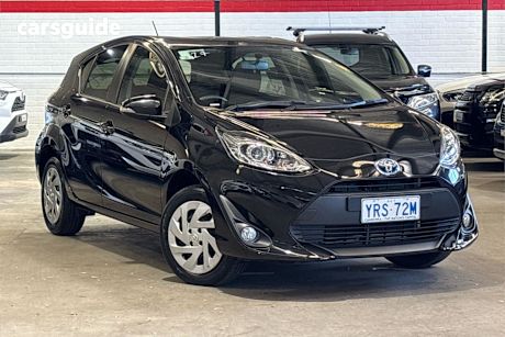 Black 2018 Toyota Prius-C Hatchback Hybrid