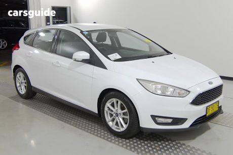 White 2016 Ford Focus Hatchback Trend