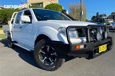 White 2013 Nissan Navara Dual Cab Pick-up Rx (4X4)