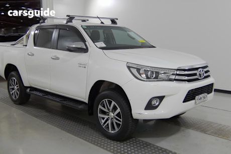 White 2017 Toyota Hilux Dual Cab Utility Sr5 (4X4)