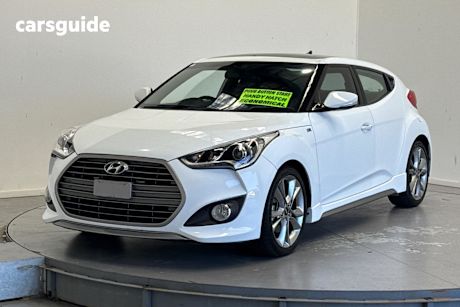 White 2017 Hyundai Veloster Coupe Sr Turbo