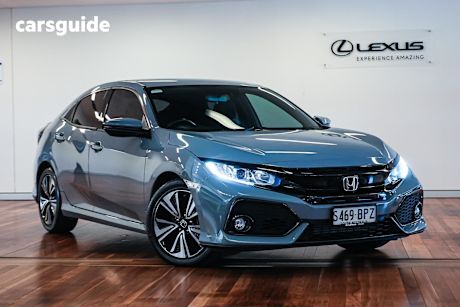 Silver 2017 Honda Civic Hatchback Vti-L