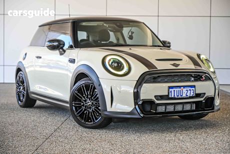 White 2022 Mini Cooper Hatchback S Classic 3D Hatch