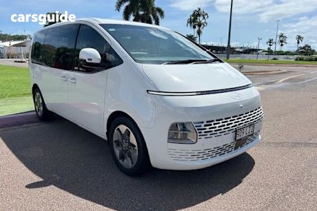 White 2024 Hyundai Staria Wagon