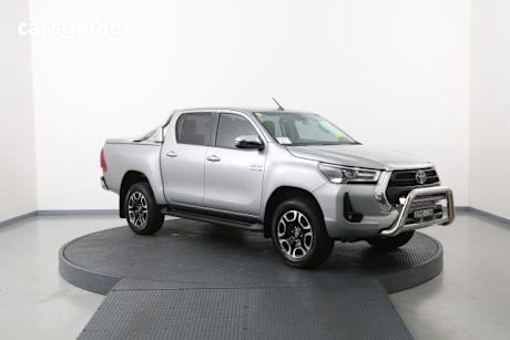 Silver 2021 Toyota Hilux Double Cab Pick Up Sr5 (4X4)