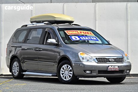 Silver 2011 Kia Grand Carnival Wagon Si