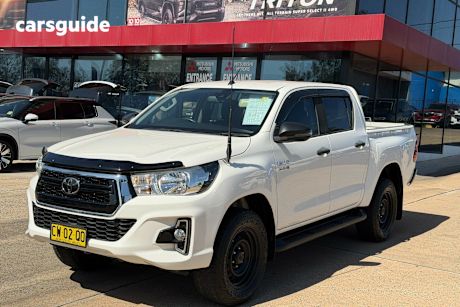 White 2019 Toyota Hilux Double Cab Pick Up Sr (4X4)