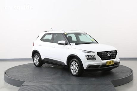 White 2023 Hyundai Venue Wagon