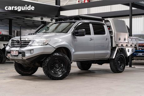 Silver 2014 Toyota Hilux Dual Cab Pick-up Sr5 (4X4)