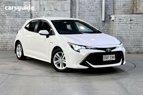 White 2020 Toyota Corolla Hatchback Ascent Sport (Hybrid)