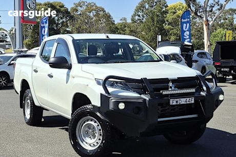 White 2020 Mitsubishi Triton Double Cab Pick Up Glx (4X4)