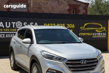 Silver 2015 Hyundai Tucson SUV ELITE (AWD) TLE