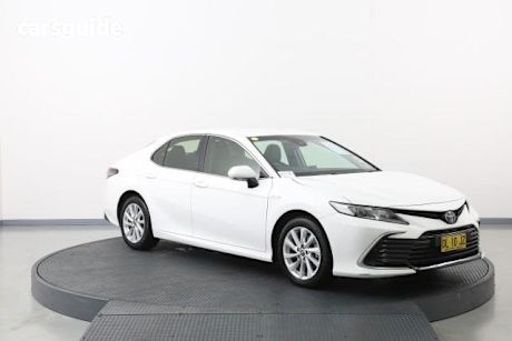 White 2024 Toyota Camry Sedan Sl Hybrid