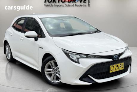 White 2020 Toyota Corolla Hatchback Ascent Sport Hybrid