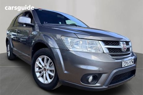 Grey 2013 Fiat Freemont Wagon