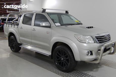 Silver 2013 Toyota Hilux Dual Cab Pick-up Sr5 (4X4)