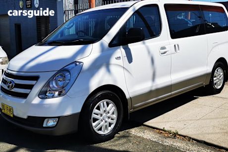 White 2016 Hyundai Imax Wagon