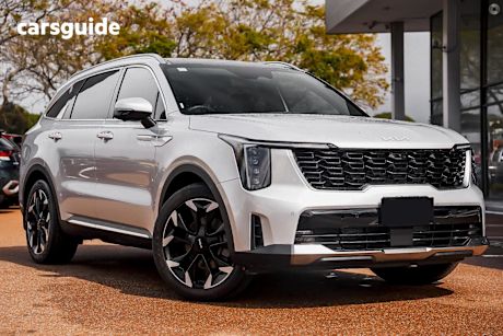 Silver 2025 Hyundai Staria Wagon