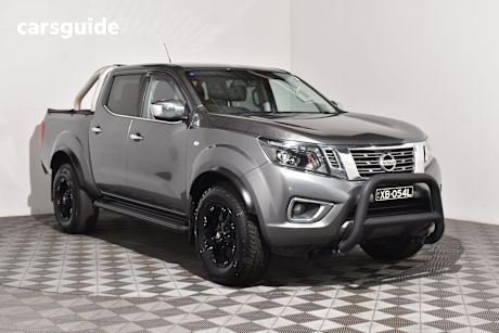 Grey 2019 Nissan Navara Dual Cab Pick-up St (4X4)