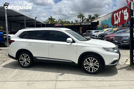 White 2015 Mitsubishi Outlander Wagon Es (4X2)