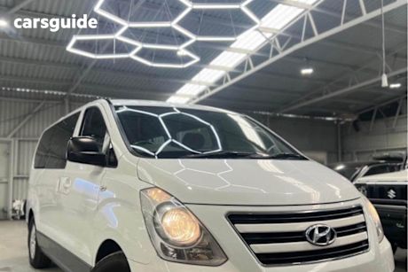 White 2016 Hyundai Imax Wagon