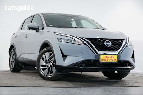 Grey 2022 Nissan Qashqai Wagon St