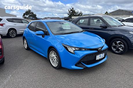 Blue 2018 Toyota Corolla Hatchback Ascent Sport (Hybrid)