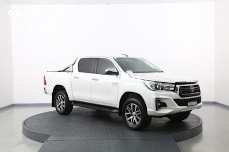 White 2019 Toyota Hilux Double Cab Pick Up Sr5 (4X4)