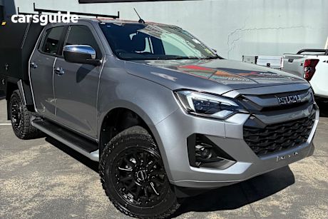 Silver 2025 Isuzu D-MAX Crew Cab Chassis Ls-U (4X4)