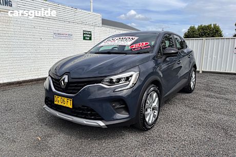 Blue 2022 Renault Captur Wagon Life