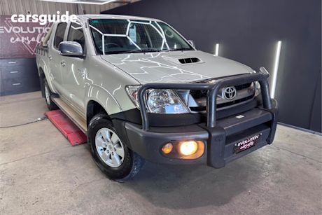 Silver 2010 Toyota Hilux Dual Cab Pick-up Sr5 (4X4)