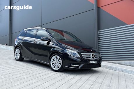 Black 2013 Mercedes-Benz B200 Hatchback