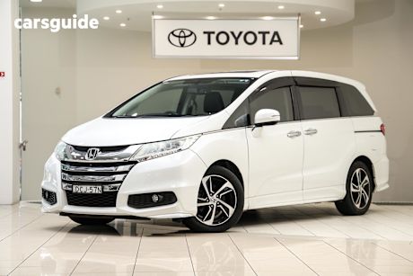 White 2016 Honda Odyssey Wagon Vti-L