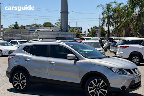 Silver 2016 Nissan Qashqai Wagon Ti (4X2)