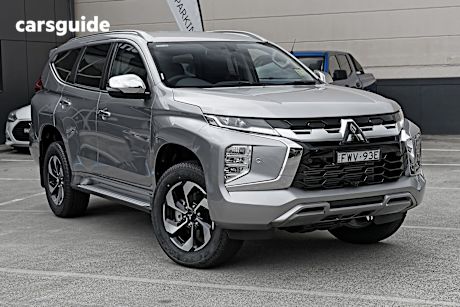 Silver 2025 Mitsubishi Pajero Sport Wagon Exceed (4Wd) 7 Seat